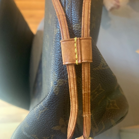 Louis Vuitton tote bag - Picture 8 of 9